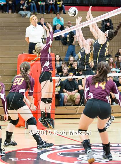Thumbnail 3 in South Range vs. Crestview (OHSAA D3 Northeast Section 1 Final) photogallery.
