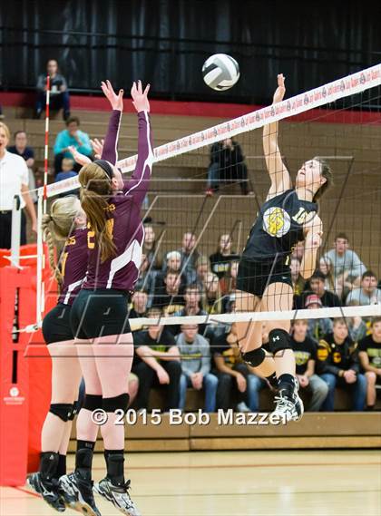 Thumbnail 3 in South Range vs. Crestview (OHSAA D3 Northeast Section 1 Final) photogallery.