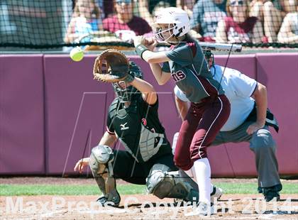 Thumbnail 2 in Ennis vs Lovejoy (UIL 4A Area Playoff) photogallery.