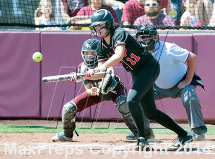 Thumbnail 3 in Ennis vs Lovejoy (UIL 4A Area Playoff) photogallery.