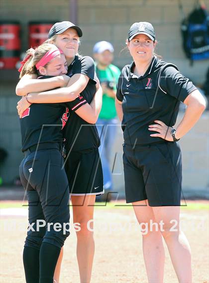 Thumbnail 2 in Ennis vs Lovejoy (UIL 4A Area Playoff) photogallery.