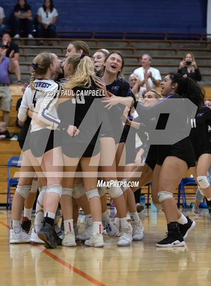 Thumbnail 3 in Northwest Christian vs Snowflake (AIA D3 Semifinal) photogallery.