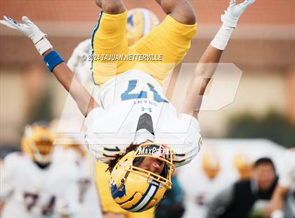 Thumbnail 3 in Grant @ Pacifica (CIF Division 2-AA State Final) photogallery.