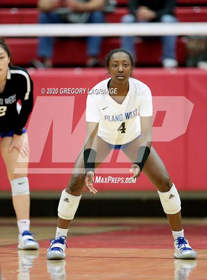 Thumbnail 1 in Plano West vs Guyer (UIL 6A Quarterfinal Playoff) photogallery.