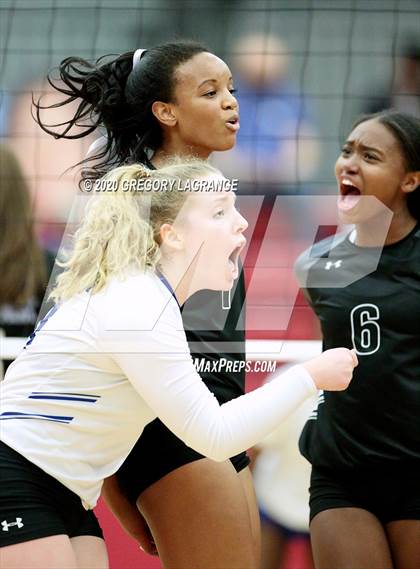 Thumbnail 2 in Plano West vs Guyer (UIL 6A Quarterfinal Playoff) photogallery.