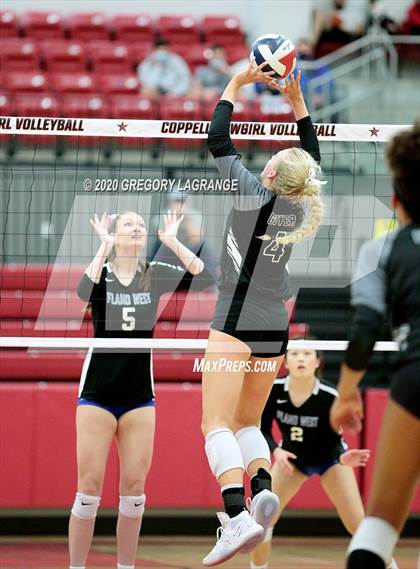Thumbnail 2 in Plano West vs Guyer (UIL 6A Quarterfinal Playoff) photogallery.