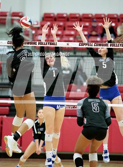 Thumbnail 1 in Plano West vs Guyer (UIL 6A Quarterfinal Playoff) photogallery.