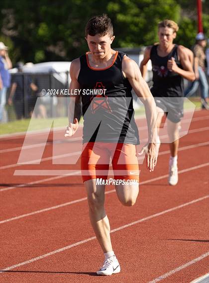 Thumbnail 1 in Weatherford Eagle Invitational (Track Events) photogallery.