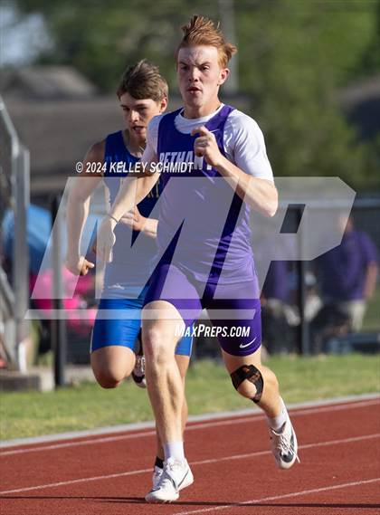 Thumbnail 1 in Weatherford Eagle Invitational (Track Events) photogallery.