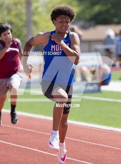 Thumbnail 1 in Weatherford Eagle Invitational (Track Events) photogallery.