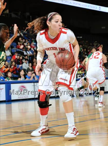 Thumbnail 2 in Mater Dei vs. Long Beach Poly (CIF D1 SoCal Regional Final) photogallery.