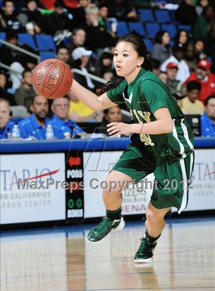 Thumbnail 2 in Mater Dei vs. Long Beach Poly (CIF D1 SoCal Regional Final) photogallery.