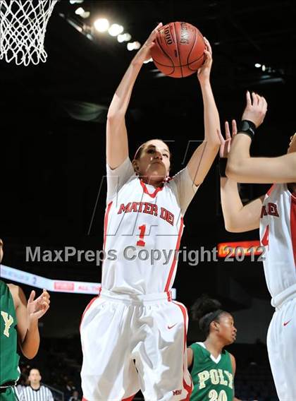 Thumbnail 2 in Mater Dei vs. Long Beach Poly (CIF D1 SoCal Regional Final) photogallery.
