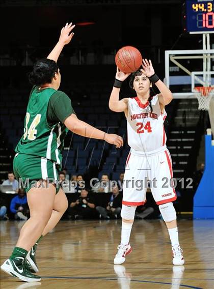Thumbnail 3 in Mater Dei vs. Long Beach Poly (CIF D1 SoCal Regional Final) photogallery.