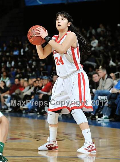 Thumbnail 3 in Mater Dei vs. Long Beach Poly (CIF D1 SoCal Regional Final) photogallery.