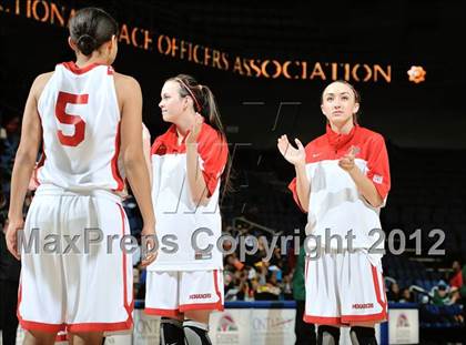 Thumbnail 2 in Mater Dei vs. Long Beach Poly (CIF D1 SoCal Regional Final) photogallery.
