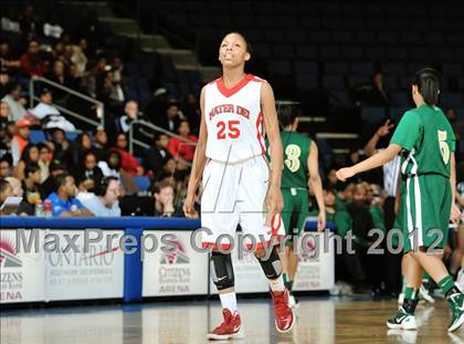 Thumbnail 3 in Mater Dei vs. Long Beach Poly (CIF D1 SoCal Regional Final) photogallery.