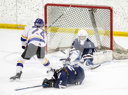 Thumbnail 2 in Yarmouth/Freeport vs. Cheverus/Kennebunk/OldOrchard/Windham (MPA State Final) photogallery.