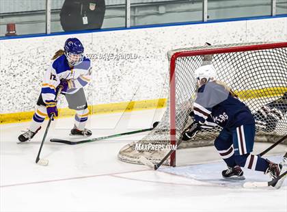 Thumbnail 3 in Yarmouth/Freeport vs. Cheverus/Kennebunk/OldOrchard/Windham (MPA State Final) photogallery.