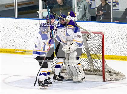 Thumbnail 2 in Yarmouth/Freeport vs. Cheverus/Kennebunk/OldOrchard/Windham (MPA State Final) photogallery.