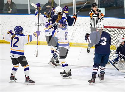 Thumbnail 3 in Yarmouth/Freeport vs. Cheverus/Kennebunk/OldOrchard/Windham (MPA State Final) photogallery.