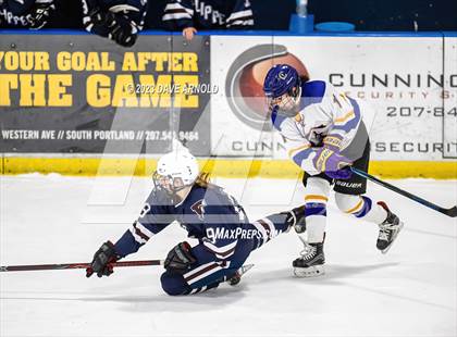 Thumbnail 2 in Yarmouth/Freeport vs. Cheverus/Kennebunk/OldOrchard/Windham (MPA State Final) photogallery.