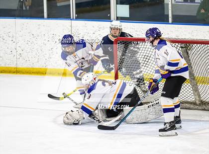 Thumbnail 2 in Yarmouth/Freeport vs. Cheverus/Kennebunk/OldOrchard/Windham (MPA State Final) photogallery.