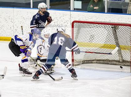 Thumbnail 1 in Yarmouth/Freeport vs. Cheverus/Kennebunk/OldOrchard/Windham (MPA State Final) photogallery.