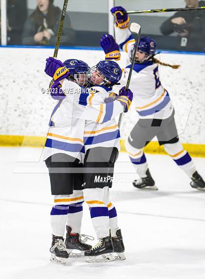 Thumbnail 2 in Yarmouth/Freeport vs. Cheverus/Kennebunk/OldOrchard/Windham (MPA State Final) photogallery.