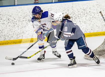 Thumbnail 3 in Yarmouth/Freeport vs. Cheverus/Kennebunk/OldOrchard/Windham (MPA State Final) photogallery.