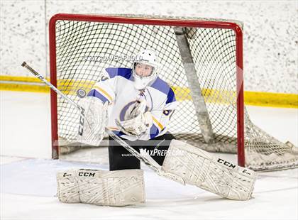Thumbnail 2 in Yarmouth/Freeport vs. Cheverus/Kennebunk/OldOrchard/Windham (MPA State Final) photogallery.