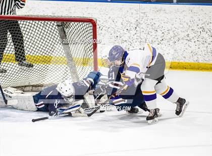 Thumbnail 2 in Yarmouth/Freeport vs. Cheverus/Kennebunk/OldOrchard/Windham (MPA State Final) photogallery.
