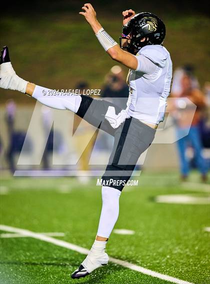 Thumbnail 2 in Kaufman vs. Port Neches-Groves (UIL 5A D2 Football Area) photogallery.