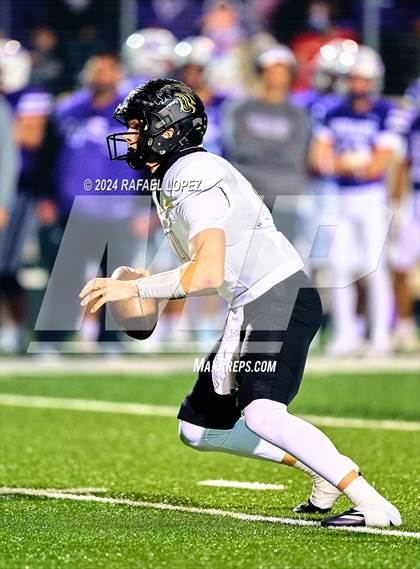 Thumbnail 2 in Kaufman vs. Port Neches-Groves (UIL 5A D2 Football Area) photogallery.