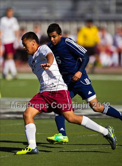 Thumbnail 3 in Pearland vs Lamar Consolidated (Friendswood Invitational) photogallery.