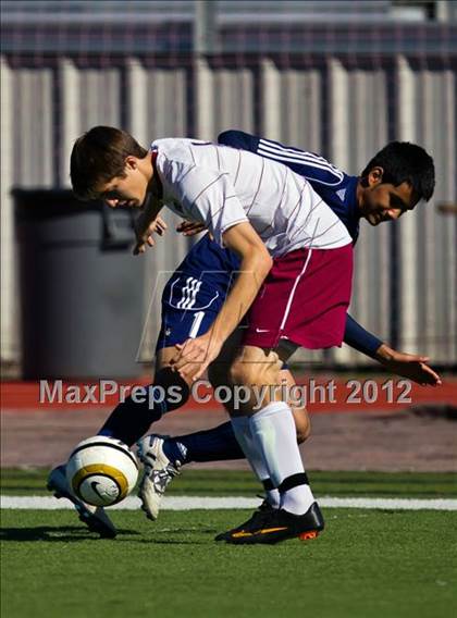 Thumbnail 2 in Pearland vs Lamar Consolidated (Friendswood Invitational) photogallery.