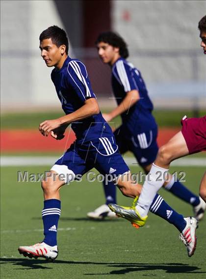 Thumbnail 2 in Pearland vs Lamar Consolidated (Friendswood Invitational) photogallery.