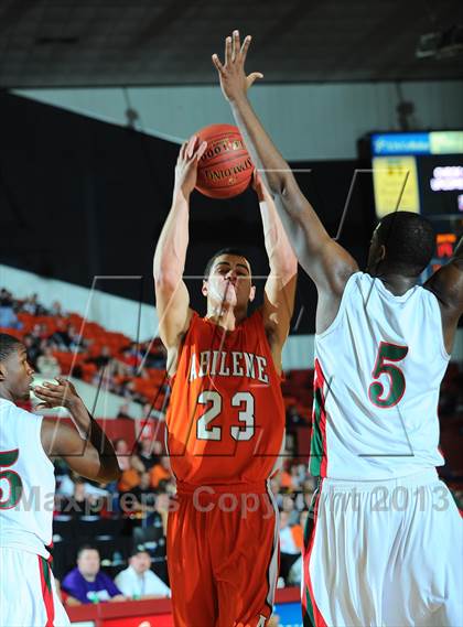 Thumbnail 3 in Highland Park vs. Abilene (KSHSAA State 4A Semifinal) photogallery.