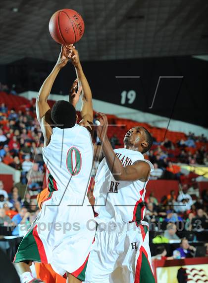 Thumbnail 1 in Highland Park vs. Abilene (KSHSAA State 4A Semifinal) photogallery.