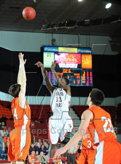 Thumbnail 2 in Highland Park vs. Abilene (KSHSAA State 4A Semifinal) photogallery.
