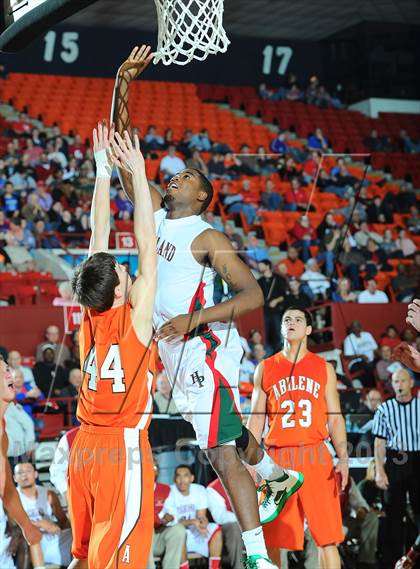Thumbnail 3 in Highland Park vs. Abilene (KSHSAA State 4A Semifinal) photogallery.