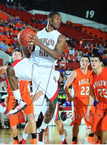 Thumbnail 1 in Highland Park vs. Abilene (KSHSAA State 4A Semifinal) photogallery.