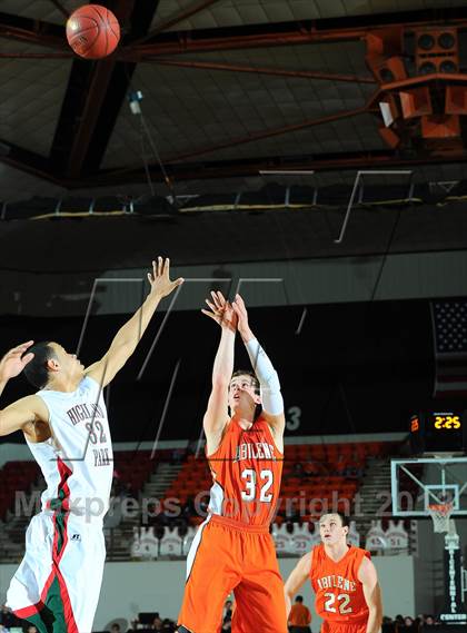 Thumbnail 2 in Highland Park vs. Abilene (KSHSAA State 4A Semifinal) photogallery.