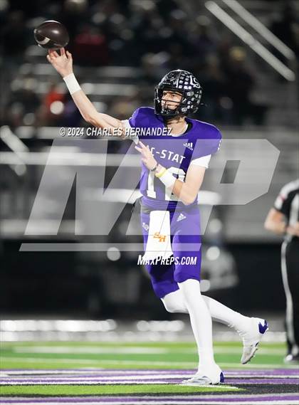 Thumbnail 2 in Crosby vs College Station (UIL 5A Football Division I Region 3 Bi-District Playoff) photogallery.