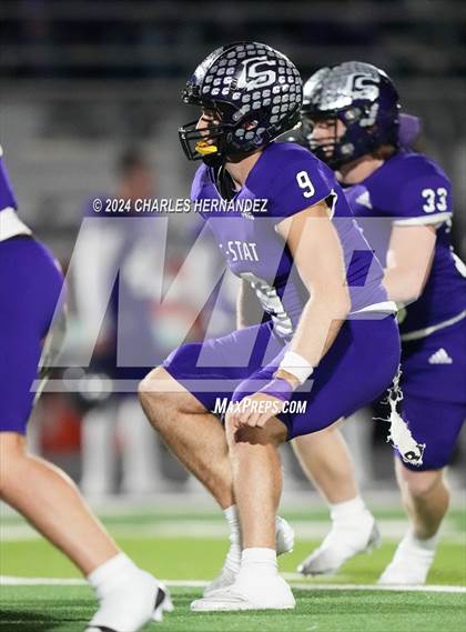 Thumbnail 2 in Crosby vs College Station (UIL 5A Football Division I Region 3 Bi-District Playoff) photogallery.