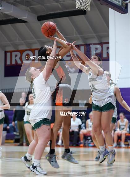 Thumbnail 2 in Meadowbrook Christian vs. Benton (PIAA District 4 Class A Consolation) photogallery.