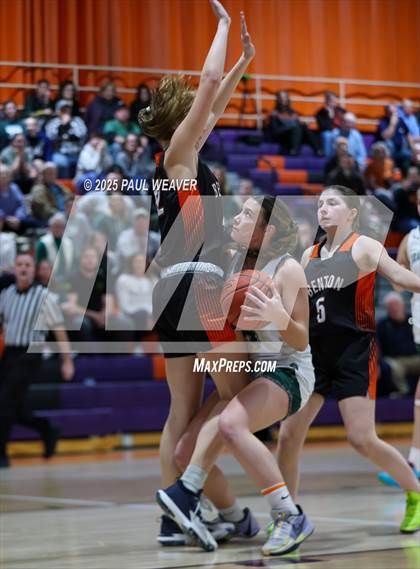 Thumbnail 3 in Meadowbrook Christian vs. Benton (PIAA District 4 Class A Consolation) photogallery.