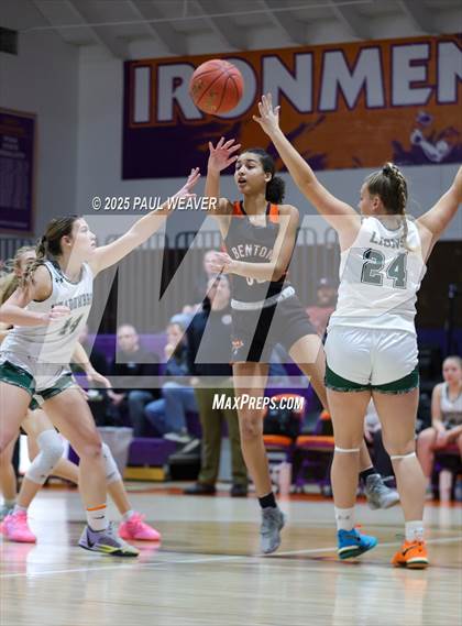 Thumbnail 1 in Meadowbrook Christian vs. Benton (PIAA District 4 Class A Consolation) photogallery.