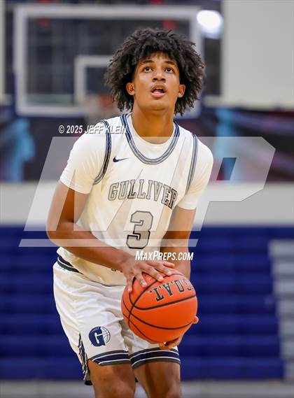 Thumbnail 2 in Tampa Catholic vs Gulliver Prep (Miami Holiday Invitational) photogallery.