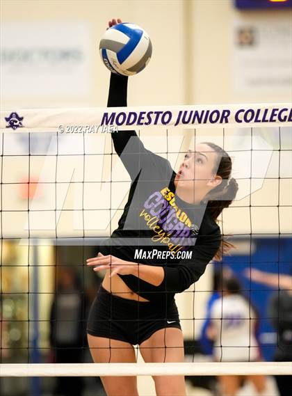 Thumbnail 3 in Christian Brothers vs. Escalon (CIF SJS D3 Final) photogallery.